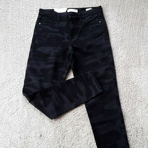 Democracy NWT camo jean SZ 4